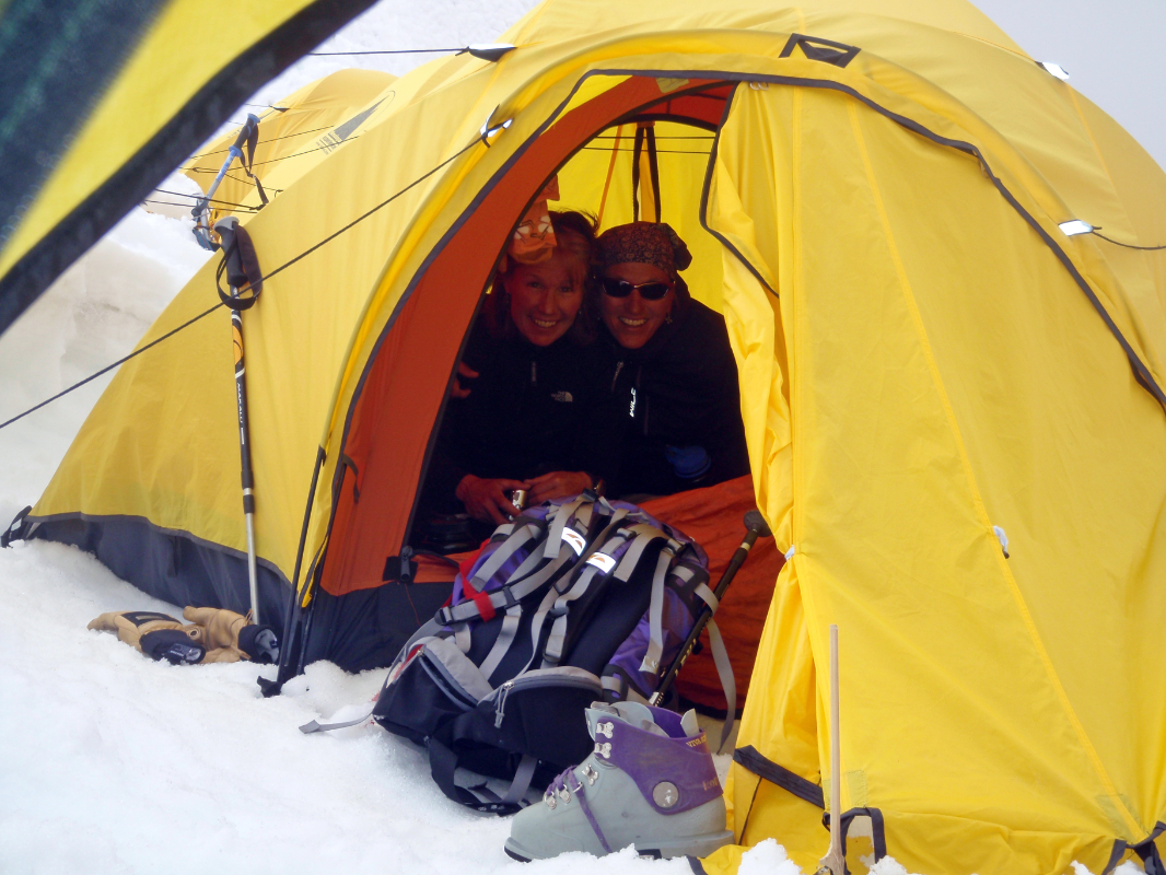 Ellen and Billi in tent on Lobuche